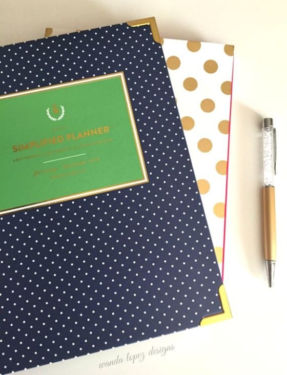 Capture your ideas with a golden dots Kate Spade and a Simplified Planner from Emily Ley / Stay Creative! #wandalopez /  #WLD / 