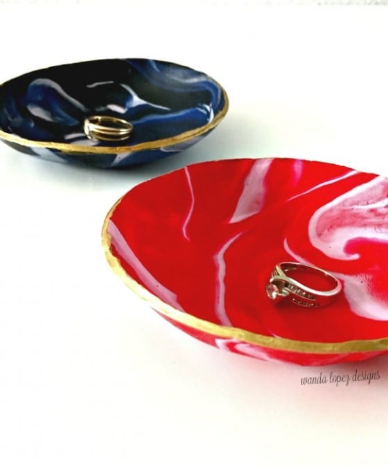 Jewelry Ring Dish made with oven bake clay, a great diy to make at home and give away. Easily customizable. / by Wanda Lopez Designs - blog / #gift #diy